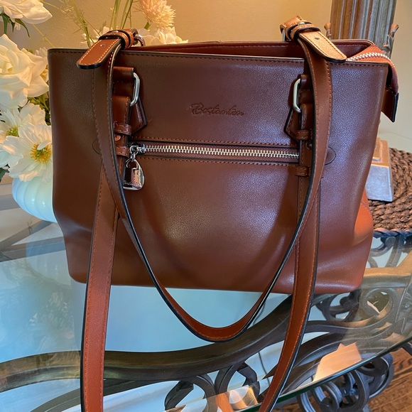 Bostanten Women Leather Shoulder Handbag (med) like new condition - Picture 15 of 15